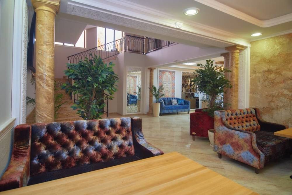 whatsapp image 2025-10-25 at 11.39.57 (1)