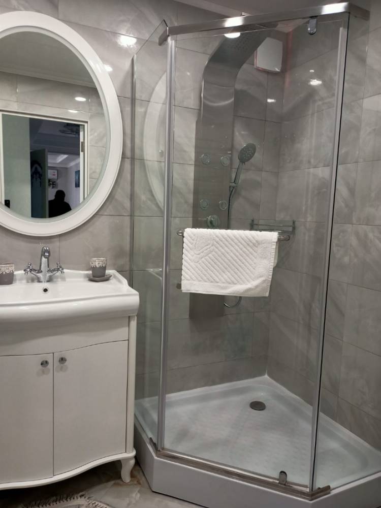 c182e9ff-ca2d-4021-93a4-7e71ebbab241