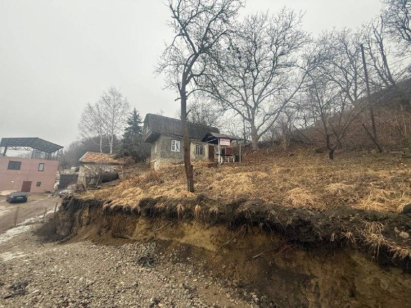 04b65f71-c023-442a-9aca-e738e994a30c