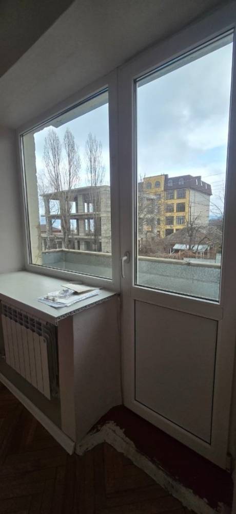 photo_5343758796444079180_y