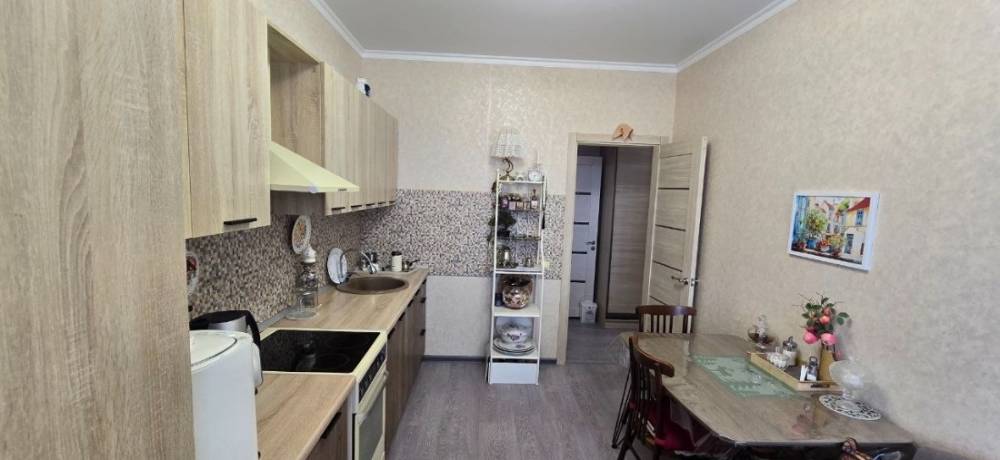 photo_5418173485713921759_y