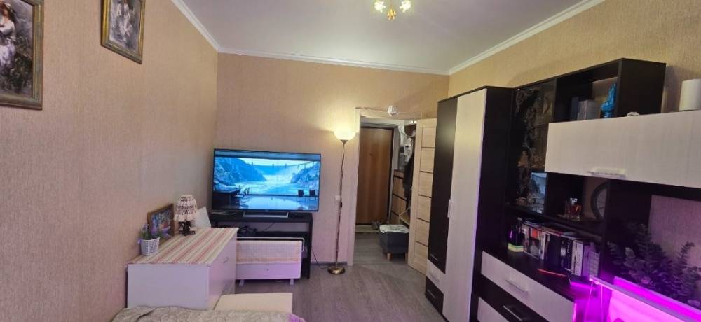 photo_5418173485713921765_y